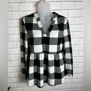 SHEIN Black and White Plaid Long Sleeve Top/size s